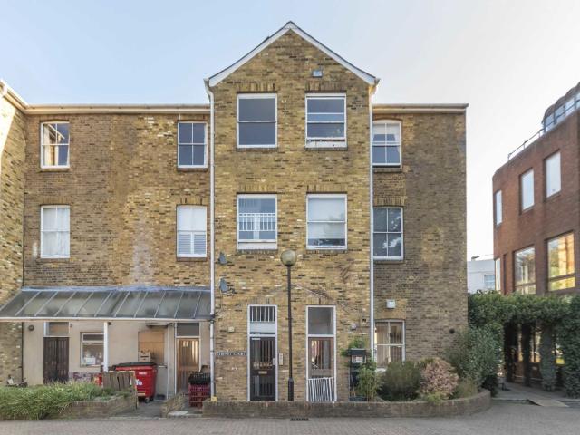 Bridle Close, Kingston Upon Thames KT1, 1 bed flat to rent, £1,400 pcm | PrimeLocation