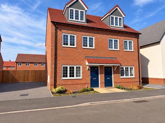 Bridle Crescent, Braintree CM7, 3 bed semi detached house to rent, £1,875 pcm | PrimeLocation