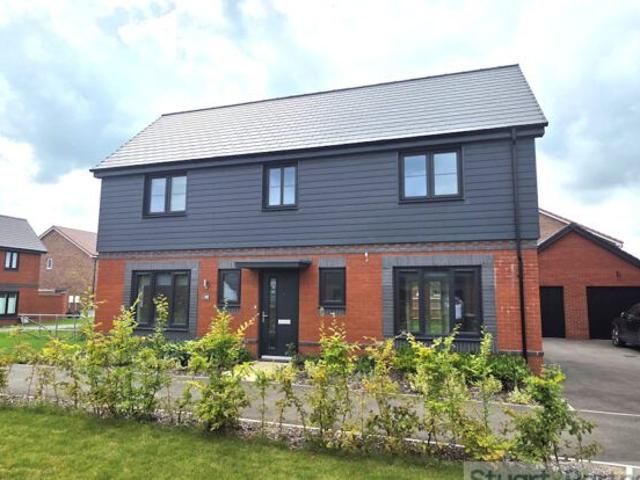 Bridleside Hassocks BN6, 4 bed detached house to rent, £3,125 pcm | PrimeLocation