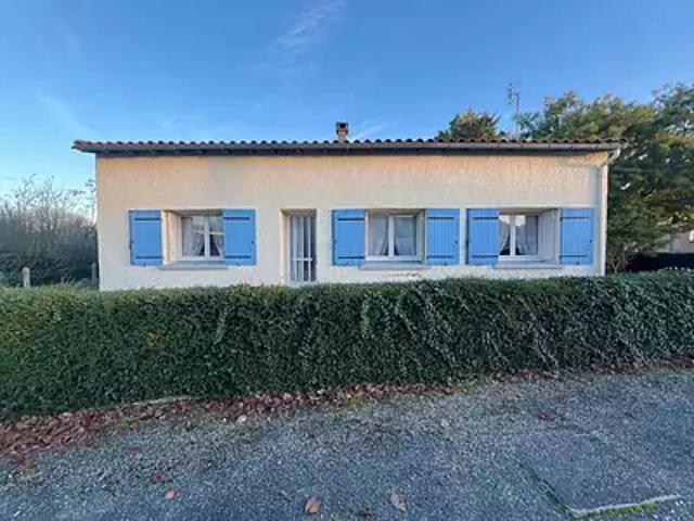 Brie sous Mortagne 17120 Achat / Vente maison 3 pièces t3 jardin
