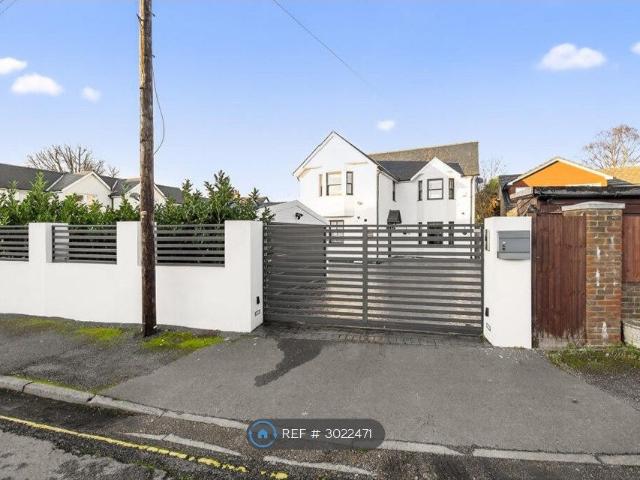Brier Lea, Tadworth KT20, 5 bed detached house to rent, £3,750 pcm | PrimeLocation