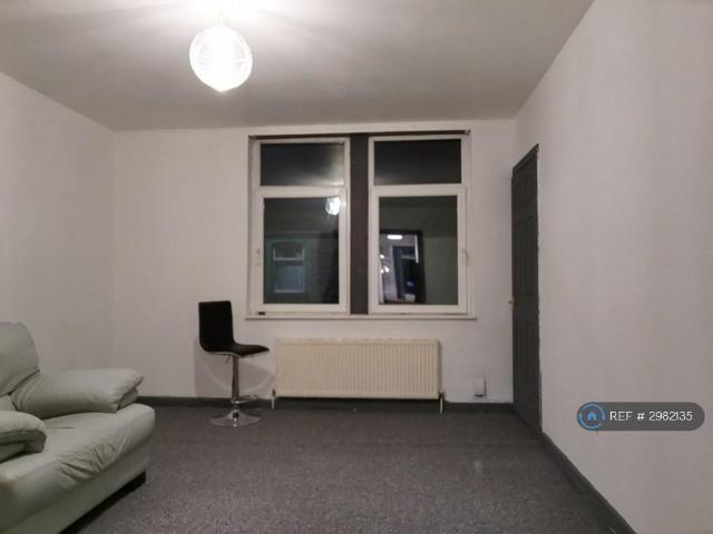 Briercliffe Road, Burnley, BB10 2 bed flat to rent £525 pcm £121 pw