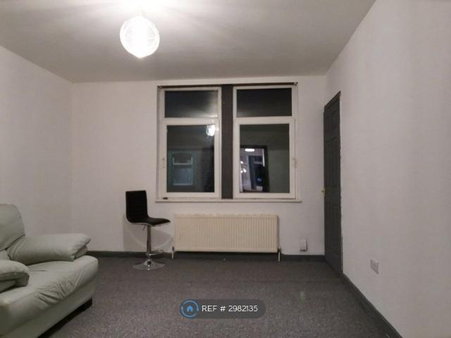 Briercliffe Road, Burnley BB10, 2 bed flat to rent, £525 pcm | PrimeLocation