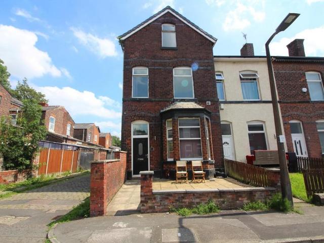 Brierley Street, Bury BL9 1 bed in a house share to rent £495 pcm £114 pw