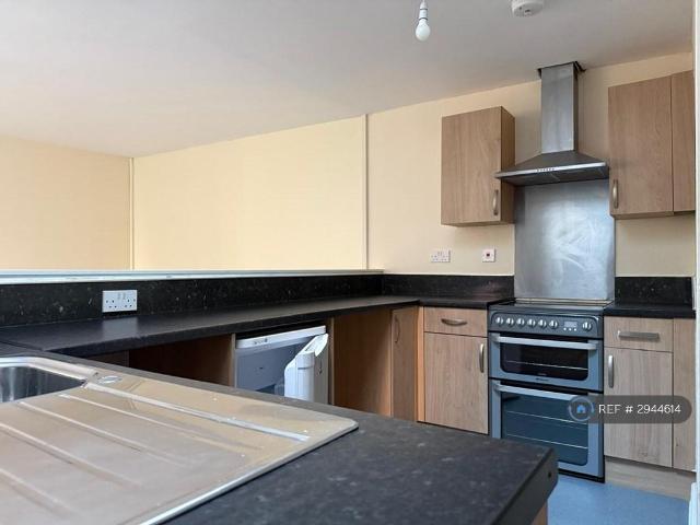 Briggate, Leeds, LS1 3 bed flat to rent £1,225 pcm £283 pw