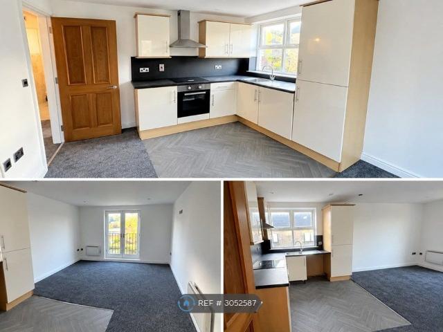 Briggate, Shipley BD17, 2 bed flat to rent, £795 pcm | PrimeLocation
