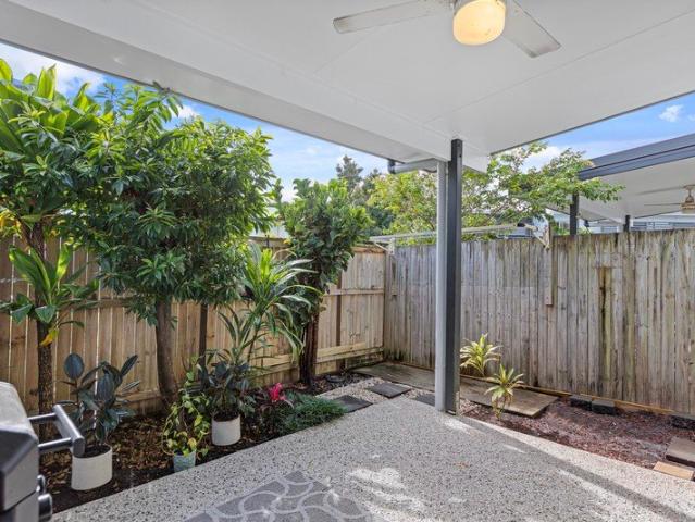 Brightwater Townhouse Opportunity vacant and ready for you to move in !