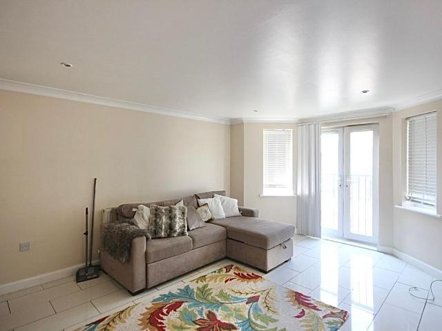 Brightwen Grove, Stanmore HA7, 2 bed flat to rent, £1,850 pcm | PrimeLocation