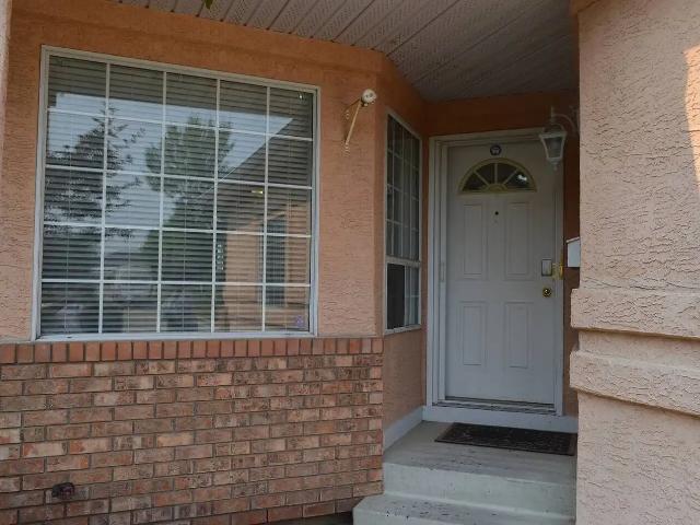 Bright 3 Bedroom Main Home | 2.5 Baths | Private Entrance | Quiet Area