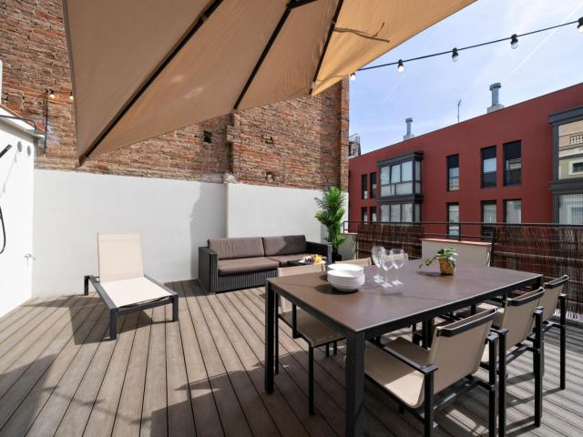 Bright 3 bedroom apartment in Gracia