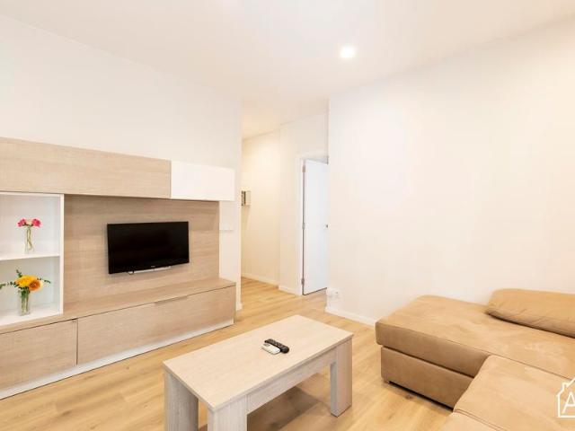 Bright 3 Bedroom Apartment in La Barceloneta