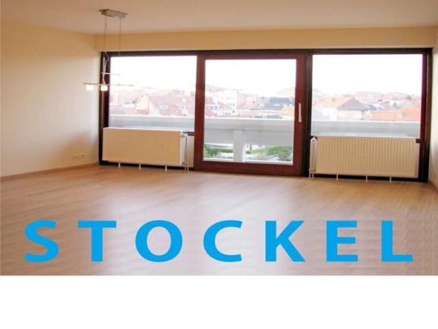 Bright 3 bedroom apartment in STOCKEL top floor of 3