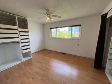 Bright 3 Bedroom Home with Large Shop!