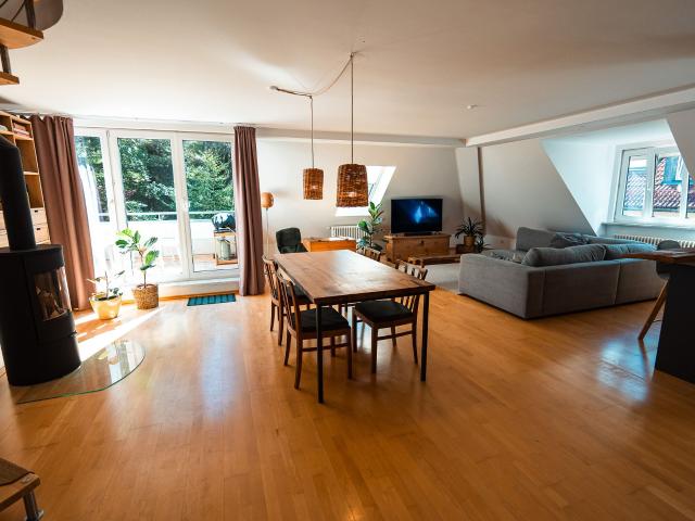 Bright 3 Room Maisonette Apartment with Spacious Living Area & Balcony in Munich Giesing/Harlaching