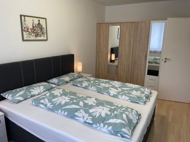 Bright 3 room apartment with balcony, Berlin Amsterdam Apartments for Rent