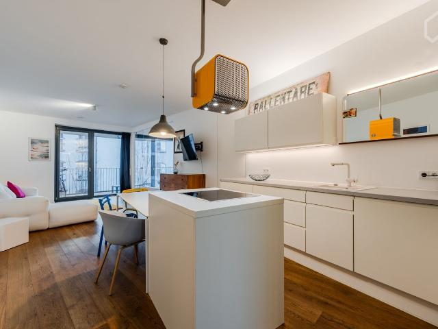 Bright 3 Room Apartment with Balcony, Garden Access & Bikes, Berlin Amsterdam Apartments for Rent