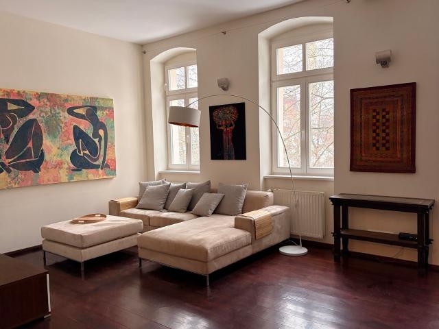 Bright 3 Room Apartment with Balcony in Prenzlauer Berg, 97 m²