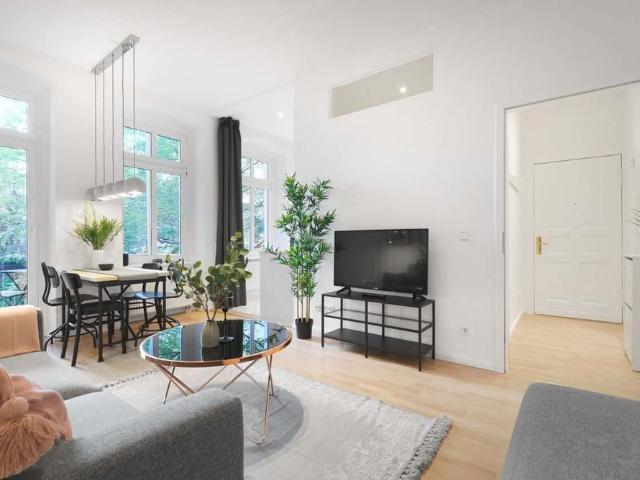 Bright 3 room Apartment with sunny balcony
