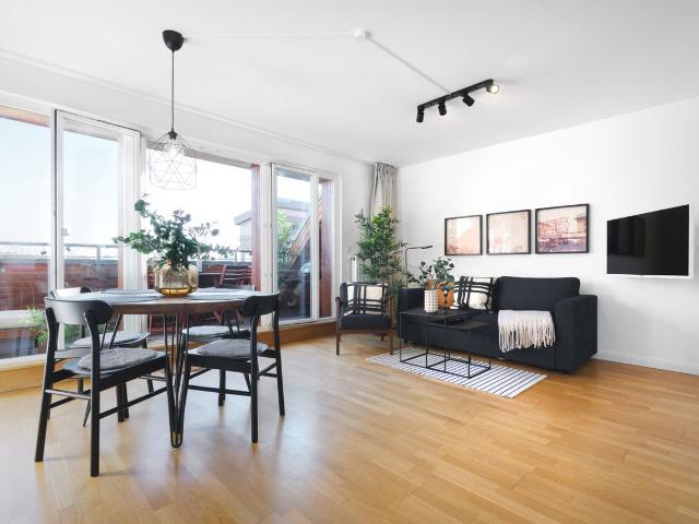 Bright 3 room Apartment with sunny balcony, Berlin Amsterdam Apartments for Rent