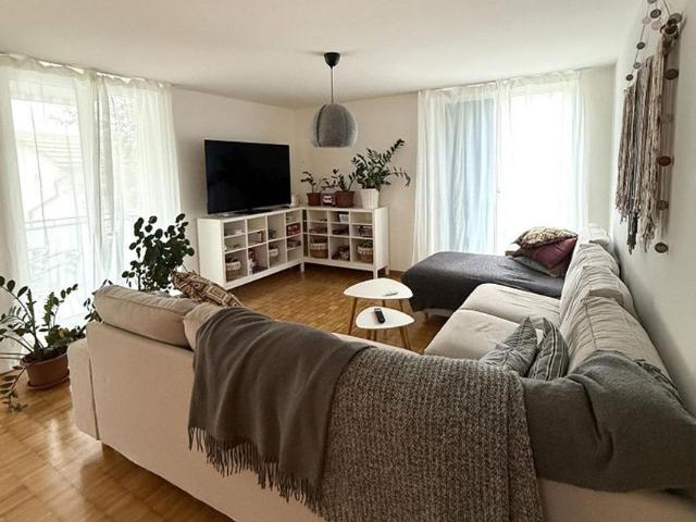 Bright 3 room apartment near the lake
