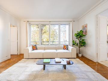 Bright 3BR Apartment with AC near Parc Monceau