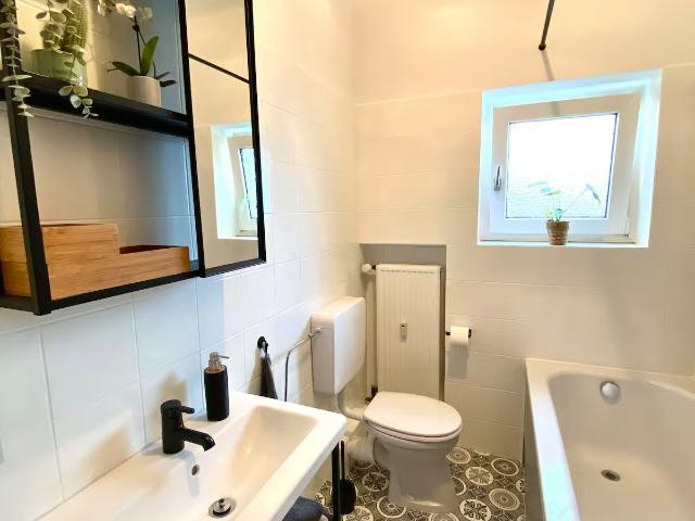 Bright 120 sqm apartment with balcony & garden view – quiet location in Aachen, ideal for longer stays, Aachen Amsterdam Apartments for Rent