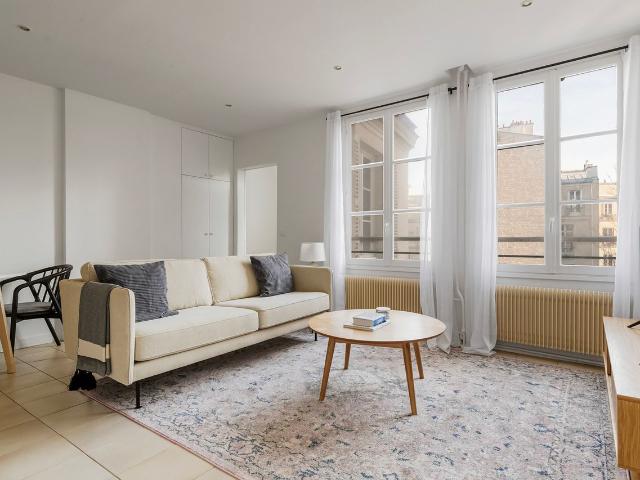Bright 1 Bedroom Oasis in Paris, Paris Amsterdam Apartments for Rent