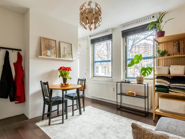 Bright 1 Bedroom Apartment with Balcony in Kralingen East