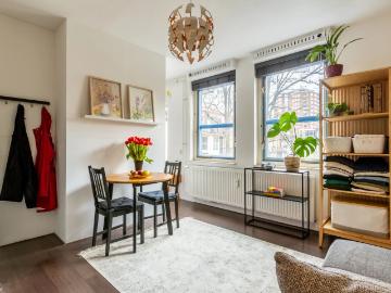 Bright 1 Bedroom Apartment with Balcony in Kralingen East
