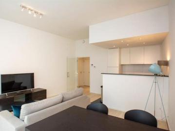 BRIGHT 1 bedroom apartment with courtyard NATO area
