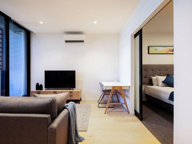 Bright 1 bedroom apartment at the heart of Brunswick