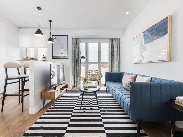Bright 1 bedroom apartment in a completely renovated building