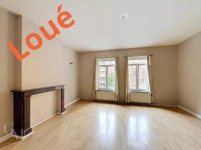 Bright 1 Bedroom Apartment in Charleroi