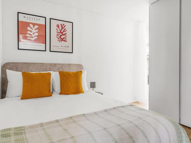 Bright 1 Bedroom Furnished Apartment in Seebach, Zurich Amsterdam Apartments for Rent