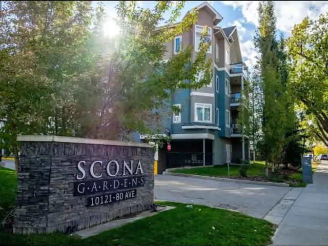 Bright 1 bedroom+Den in Old Strathcona