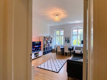 Bright 1 br apt. with high tech, gym equipment and art