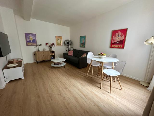 Bright 1BR • quiet courtyard • fully equipped • Paris 15