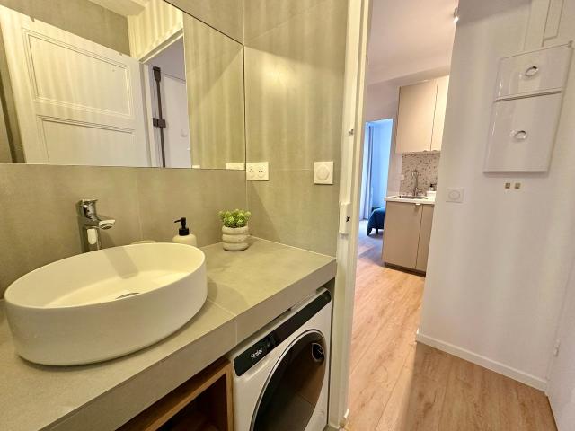 Bright 1BR • quiet courtyard • fully equipped • Paris 15, Paris Amsterdam Apartments for Rent