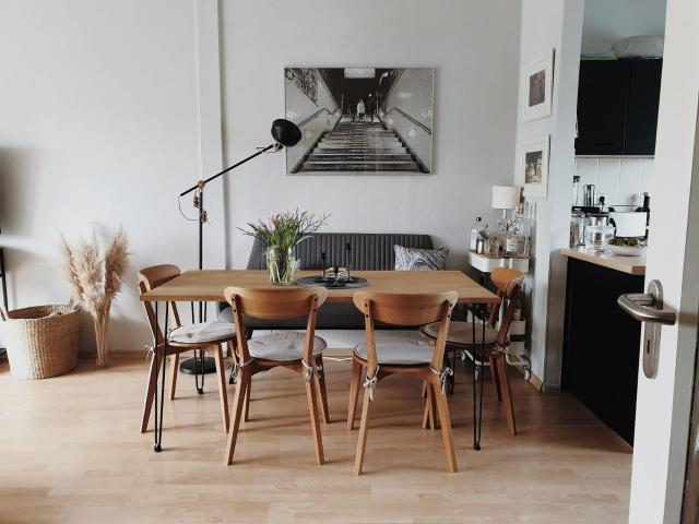 Bright 2,5 room apartment with home office & large rooftop balcony – 15 min to Alexanderplatz, Berlin Amsterdam Apartments for Rent