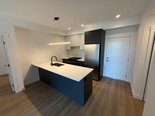 Bright 2 Bed Plus Junior Bedroom Condo