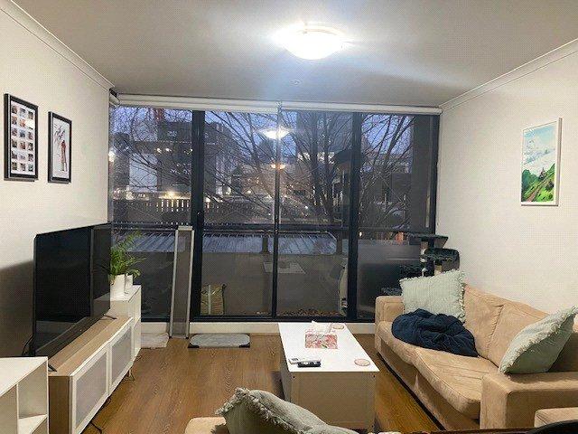 Bright 2 bedder with floorboards!
