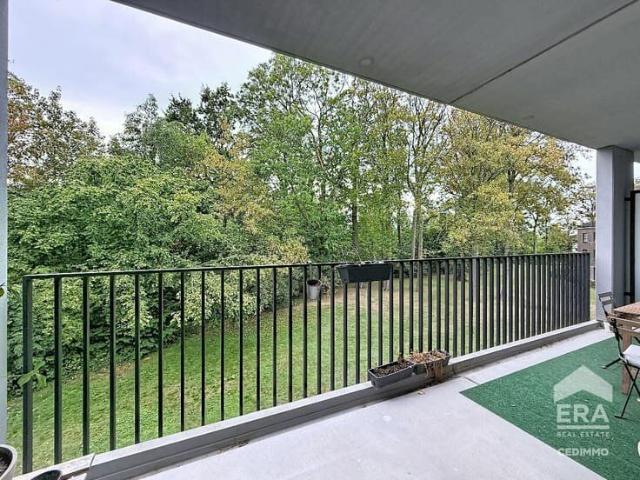 Bright 2 bedroom apartment, +100 m², in & out parking