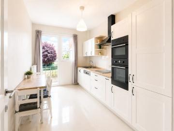 Bright 2 Bedroom Apartment – ULB / Roosevelt Area