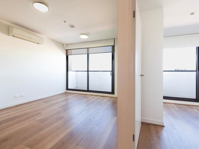 Bright 2 bedroom apartment with city views
