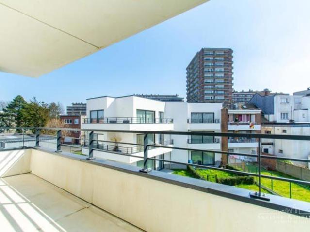 BRIGHT 2 bedroom apartment with 2 terraces NATO area