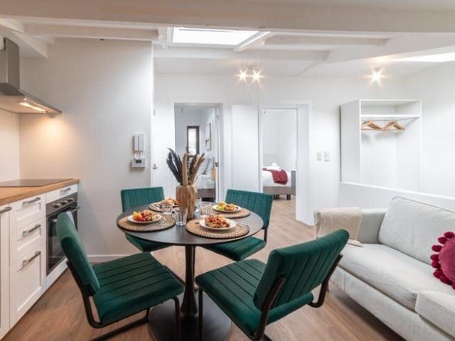 Bright 2 bedroom apartment EPC B