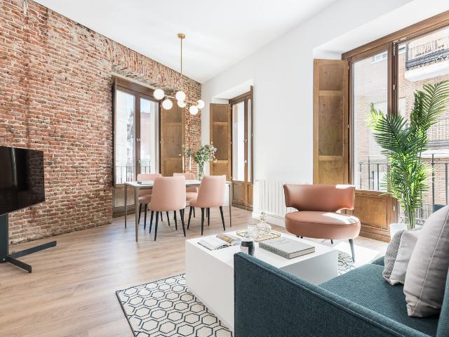 Bright 2 bedroom apartment for rent in the center of Madrid