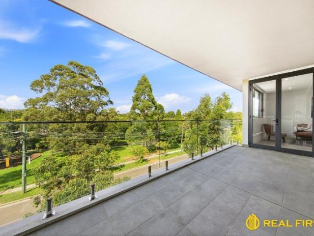 Bright 2 Bedroom Apartment in the Heart of Eastwood