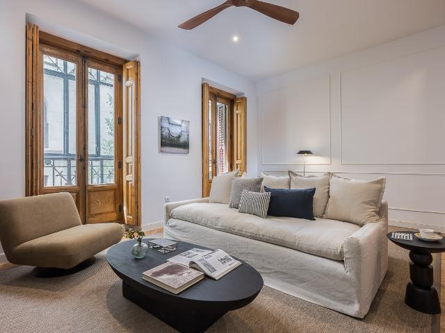 Bright 2 bedroom apartment in the heart of Madrid