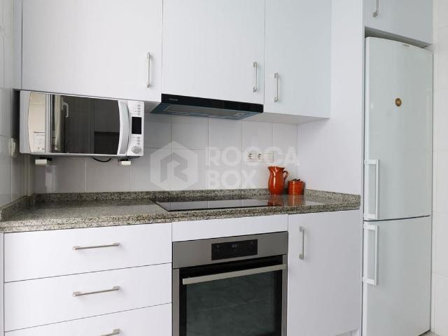 Bright 2 Bedroom Apartment in Alcazaba, Puerto Banus
